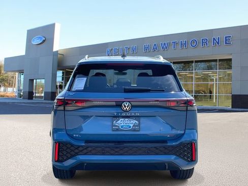 Used 2025 Volkswagen Tiguan SEL R-Line AWD/4WD image 5