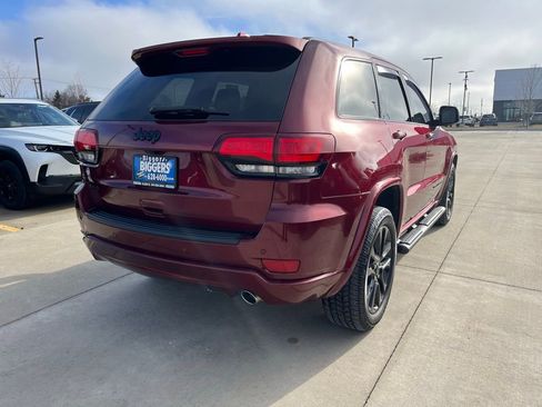 Used 2021 Jeep Grand Cherokee Laredo X image 9