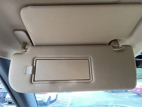 Used 2023 Land Rover Range Rover SE image 25