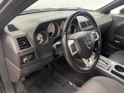 Used 2012 Dodge Challenger SXT image 26