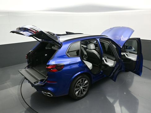 Used 2025 BMW X5 M60i image 47