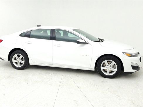 Certified 2024 Chevrolet Malibu LS w/ LPO, Floor Liner Package image 9