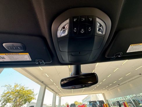 New 2026 Chrysler Pacifica Select FWD image 11