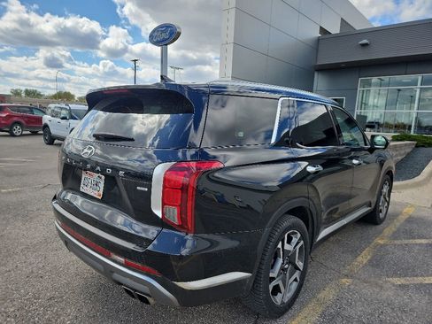 Used 2024 Hyundai Palisade Limited AWD/4WD image 2