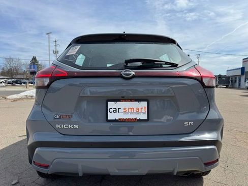 Used 2023 Nissan Kicks SR w/ SR Premium Package FWD image 6