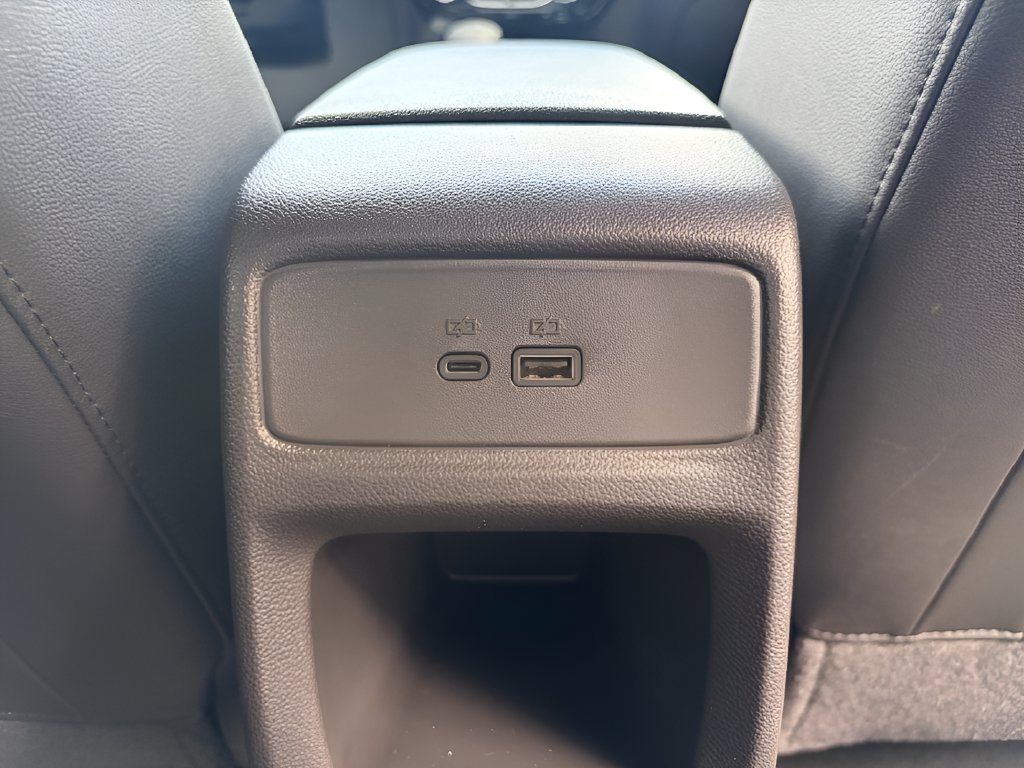 New 2026 Chevrolet Trax LT w/ Midnight Edition FWD image 8