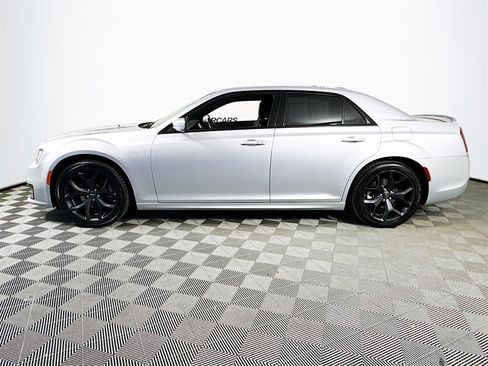 Used 2022 Chrysler 300 S w/ Comfort Group image 4