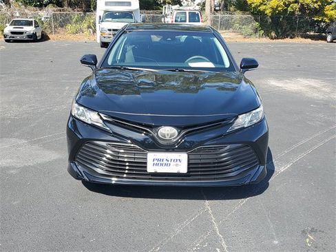 Used 2018 Toyota Camry LE w/ Convenience Package image 2