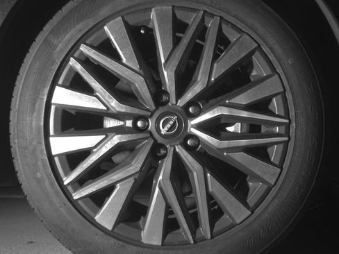 Used 2025 Nissan Altima 2.5 SV image 13