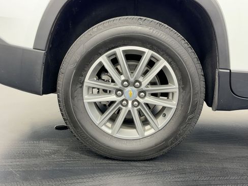 Used 2023 Chevrolet Traverse LT image 27