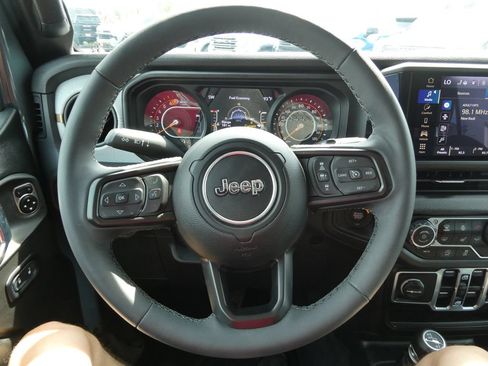 Used 2025 Jeep Wrangler Unlimited Sport AWD/4WD image 32