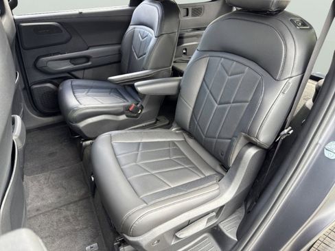 New 2025 Kia Telluride S image 16