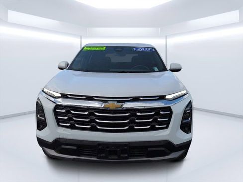Used 2025 Chevrolet Equinox LT w/ Safety and Technology Package FWD image 8