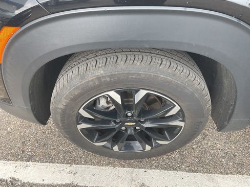 Used 2021 Chevrolet TrailBlazer LT w/ Sun and Liftgate Package FWD image 24
