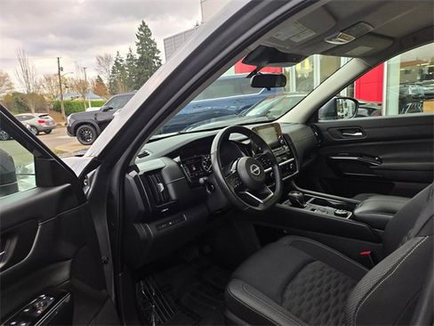 Used 2022 Nissan Pathfinder SV image 22