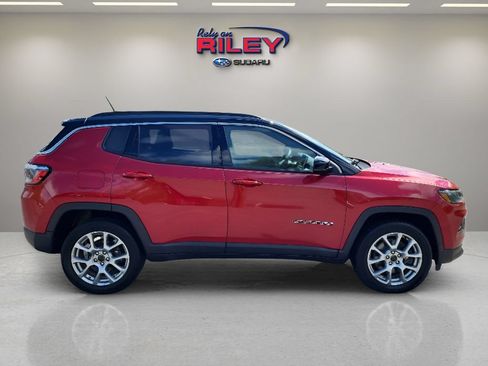 Used 2025 Jeep Compass Limited AWD/4WD image 7