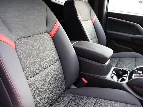 New 2025 Chevrolet Colorado Z71 w/ Midnight Edition image 32