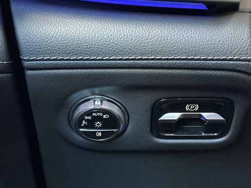 Certified 2023 Mercedes-Benz EQS 580 4MATIC SUV image 32