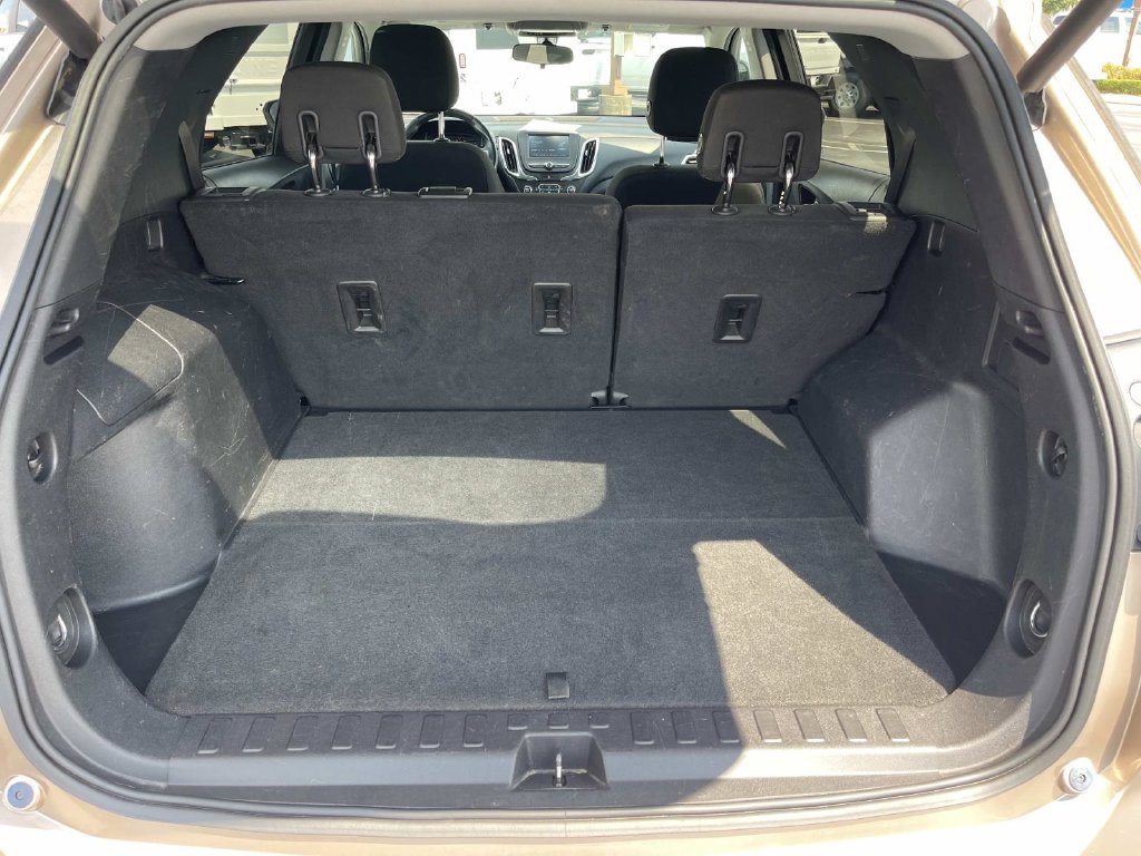 Used 2018 Chevrolet Equinox LT FWD image 12