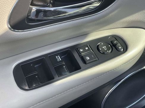 Used 2017 Honda HR-V EX-L image 23