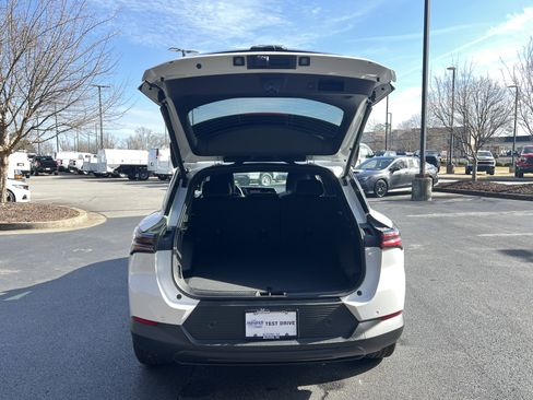 New 2026 Chevrolet Equinox EV LT AWD/4WD image 11