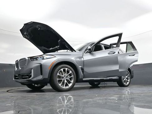 New 2026 BMW X5 xDrive50e w/ Climate Comfort Package image 42
