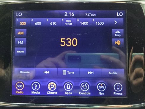 Used 2019 Jeep Grand Cherokee Laredo image 25