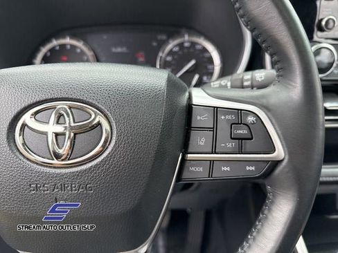 Used 2022 Toyota Highlander XLE image 39