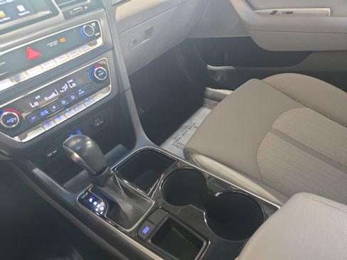 Used 2018 Hyundai Sonata SE FWD image 23