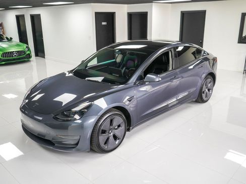 Used 2023 Tesla Model 3 Standard Range RWD image 2