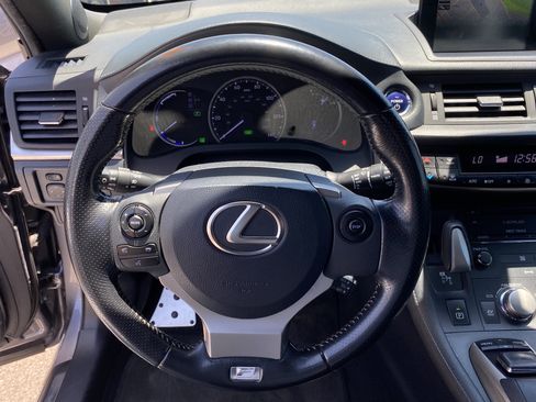 Used 2016 Lexus CT 200h w/ Navigation Package FWD image 12
