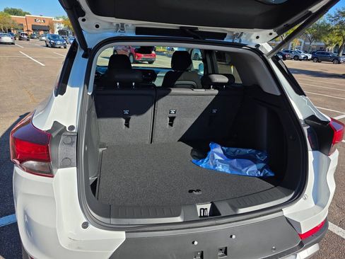 New 2026 Chevrolet TrailBlazer LT w/ Convenience Package FWD image 23