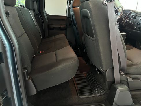 Used 2011 Chevrolet Silverado 2500 LT w/ Interior Plus Package AWD/4WD image 22