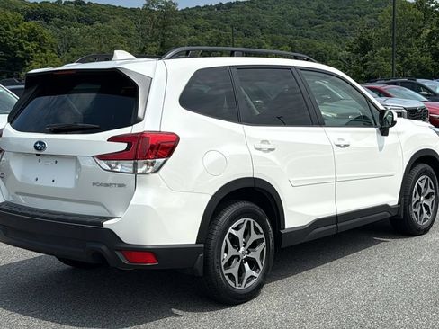 Certified 2023 Subaru Forester Premium AWD/4WD image 4
