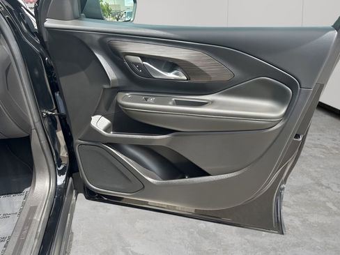 Used 2024 GMC Terrain SLE image 13