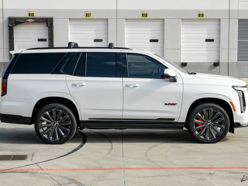 Used 2025 Cadillac Escalade V w/ LPO, Floor Liner Package image 16