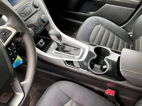 Used 2014 Ford Fusion SE FWD image 20