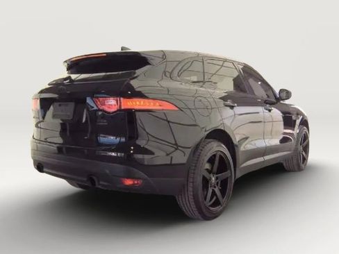 Used 2019 Jaguar F-PACE Premium image 5