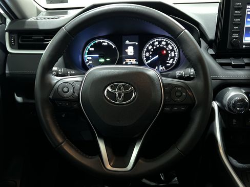 Used 2021 Toyota RAV4 XLE w/ XLE Grade Weather Package AWD/4WD image 39