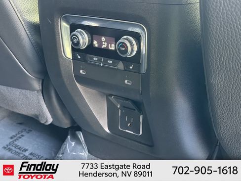 Used 2023 GMC Yukon Denali AWD/4WD image 15