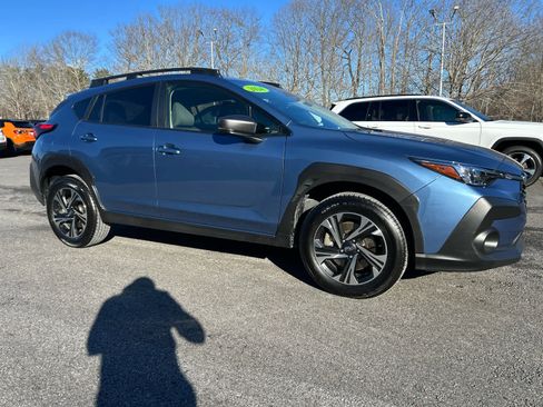Used 2024 Subaru Crosstrek 2.0i Premium image 3