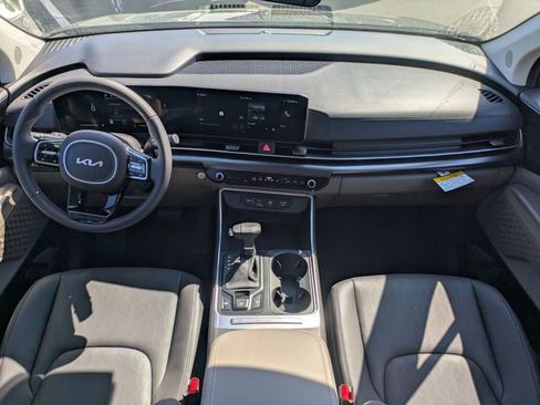 New 2026 Kia Carnival FWD image 14