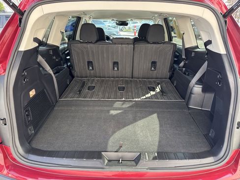 Used 2023 Subaru Ascent Premium w/ Convenience Package image 13