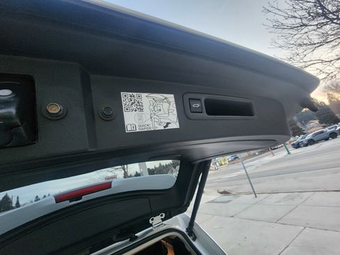 Used 2024 Toyota Highlander Platinum image 20