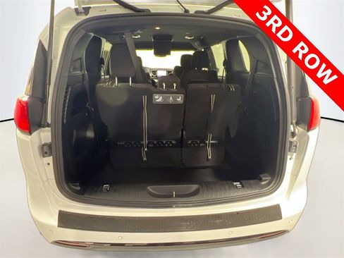 Used 2020 Chrysler Pacifica Touring w/ S Appearance Package image 26