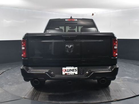 New 2026 RAM 1500 4x4 Crew Cab image 8