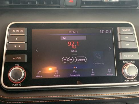 Used 2018 Nissan Kicks SR FWD image 25