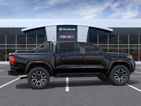 New 2026 GMC Canyon AT4 w/ Off-Road Front Bumper Package AWD/4WD image 5