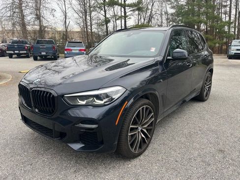 Used 2023 BMW X5 xDrive40i w/ M Sport Package image 3