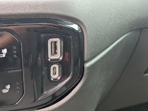 Used 2023 GMC Sierra 1500 SLE AWD/4WD image 24
